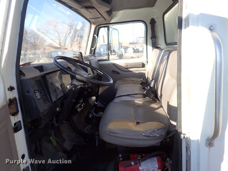 image for item DN2455 2002 International 4700  dump truck