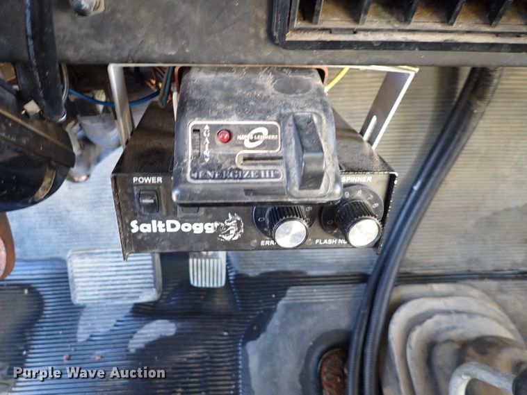 image for item DN2455 2002 International 4700  dump truck