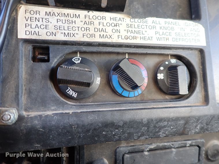 image for item DN2455 2002 International 4700  dump truck