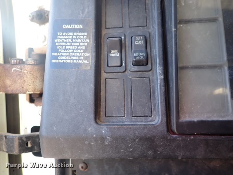 image for item DN2455 2002 International 4700  dump truck