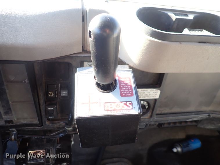 image for item DN2455 2002 International 4700  dump truck