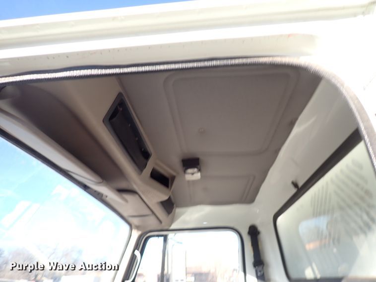 image for item DN2455 2002 International 4700  dump truck