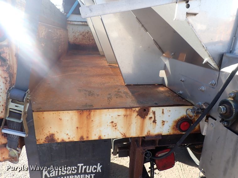 image for item DN2455 2002 International 4700  dump truck