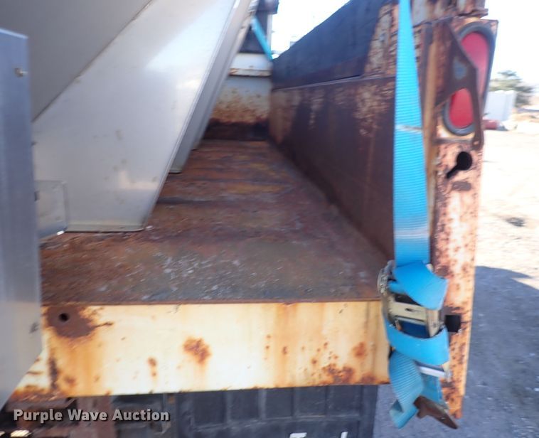 image for item DN2455 2002 International 4700  dump truck