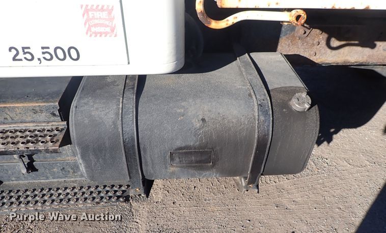 image for item DN2455 2002 International 4700  dump truck