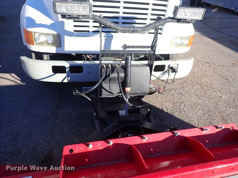 image for item DN2455 2002 International 4700  dump truck