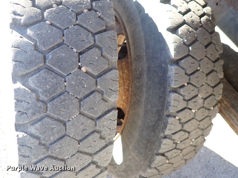 image for item DN2455 2002 International 4700  dump truck