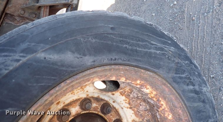 image for item DN2455 2002 International 4700  dump truck