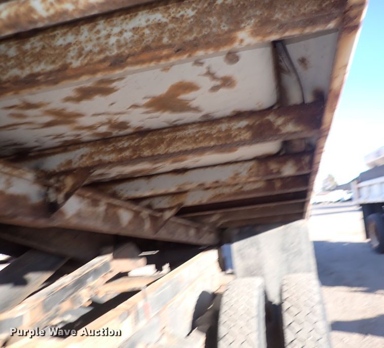 image for item DN2455 2002 International 4700  dump truck