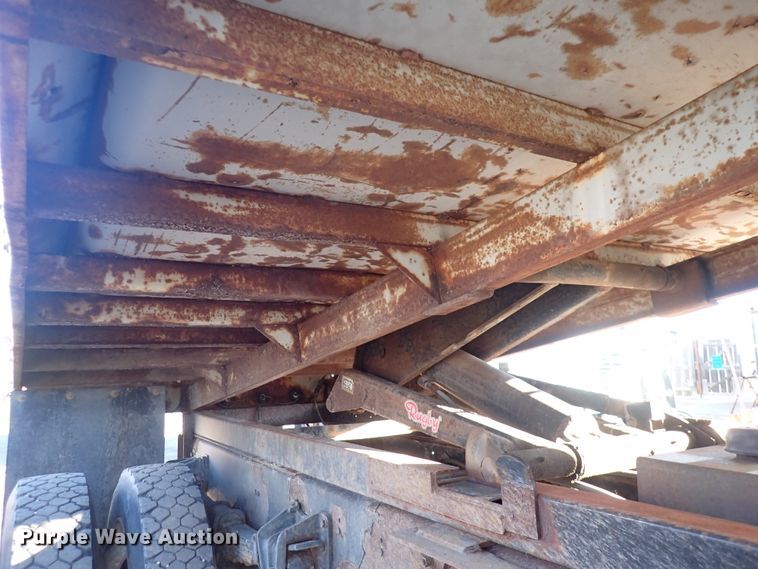 image for item DN2455 2002 International 4700  dump truck