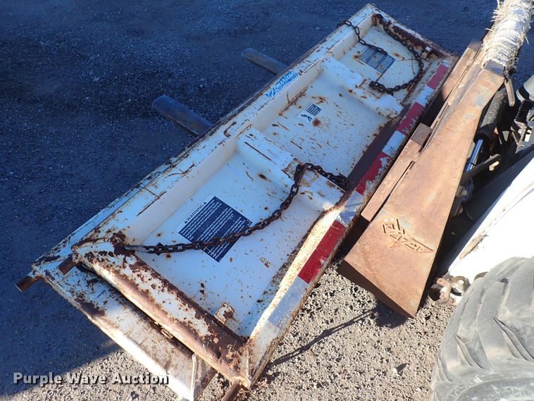 image for item DN2455 2002 International 4700  dump truck