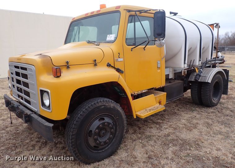 image for item DN2478 1981 International 1754  water truck