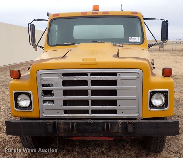 image for item DN2478 1981 International 1754  water truck