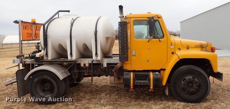 image for item DN2478 1981 International 1754  water truck