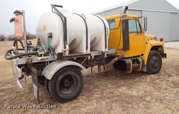 image for item DN2478 1981 International 1754  water truck