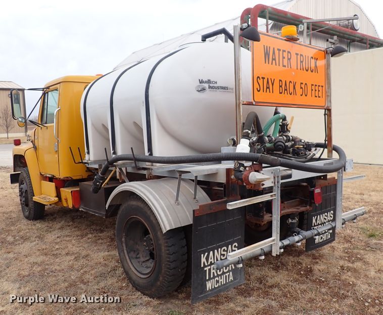 image for item DN2478 1981 International 1754  water truck