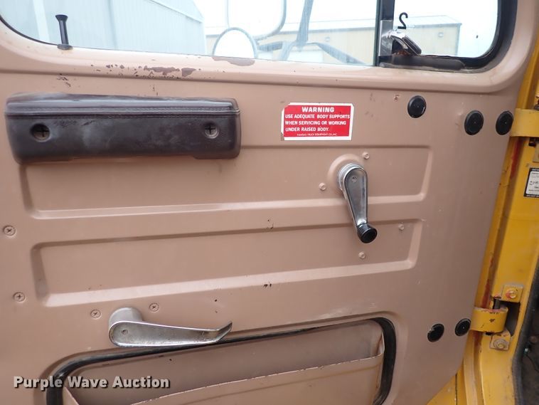 image for item DN2478 1981 International 1754  water truck