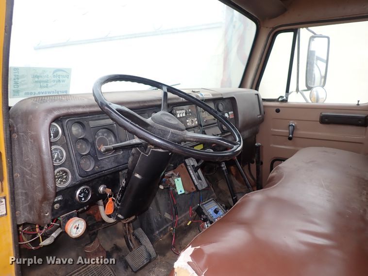 image for item DN2478 1981 International 1754  water truck