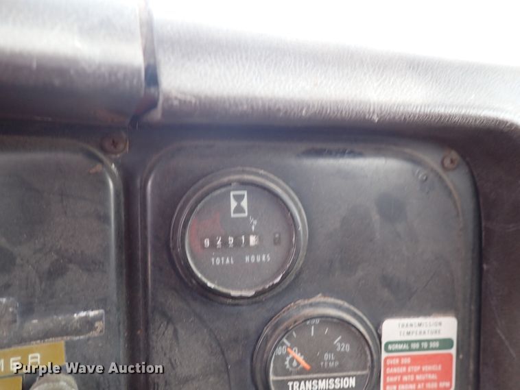 image for item DN2478 1981 International 1754  water truck