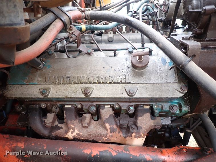 image for item DN2478 1981 International 1754  water truck