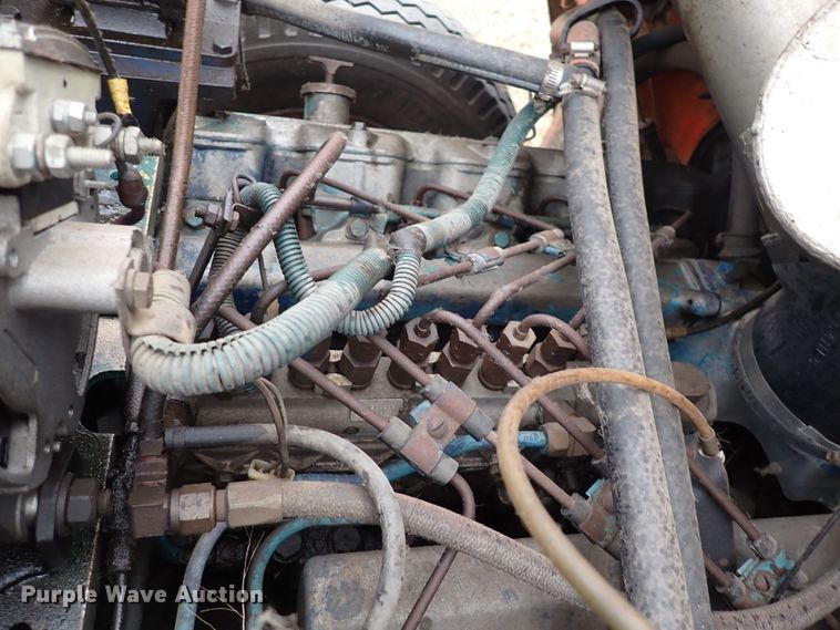 image for item DN2478 1981 International 1754  water truck