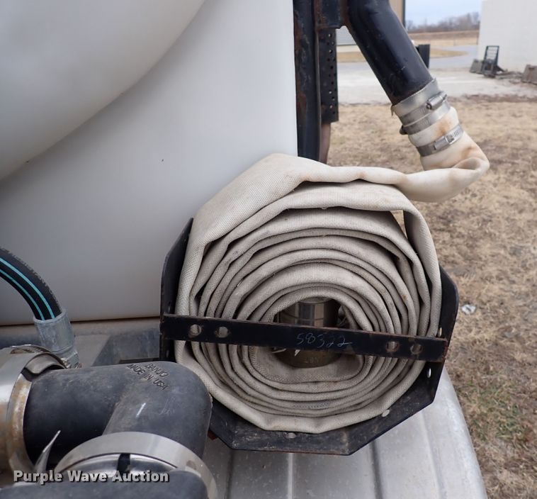 image for item DN2478 1981 International 1754  water truck