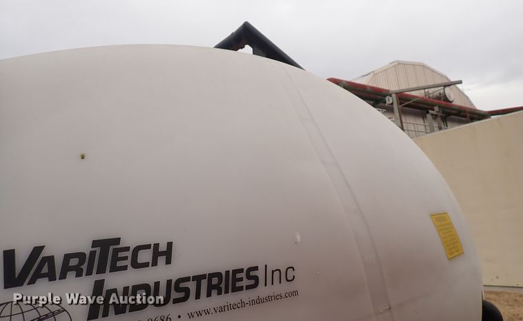 image for item DN2478 1981 International 1754  water truck