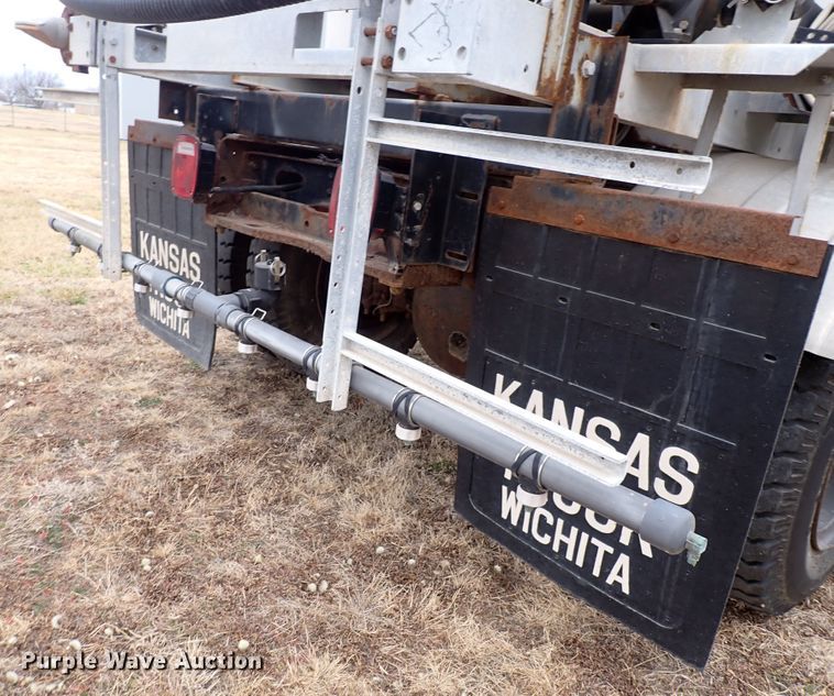 image for item DN2478 1981 International 1754  water truck