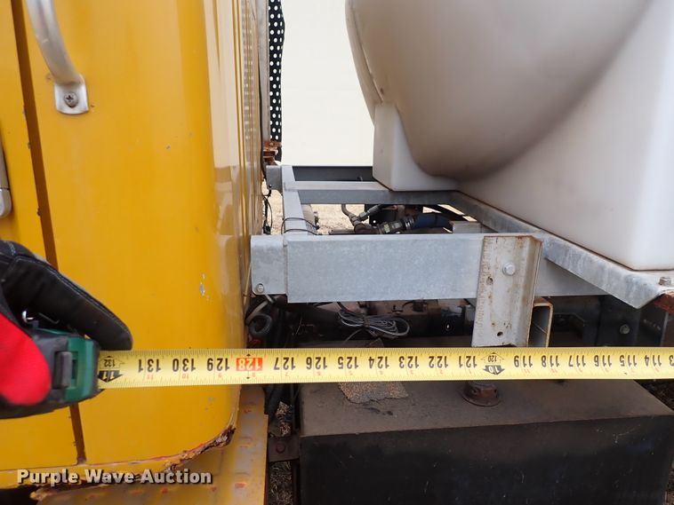 image for item DN2478 1981 International 1754  water truck