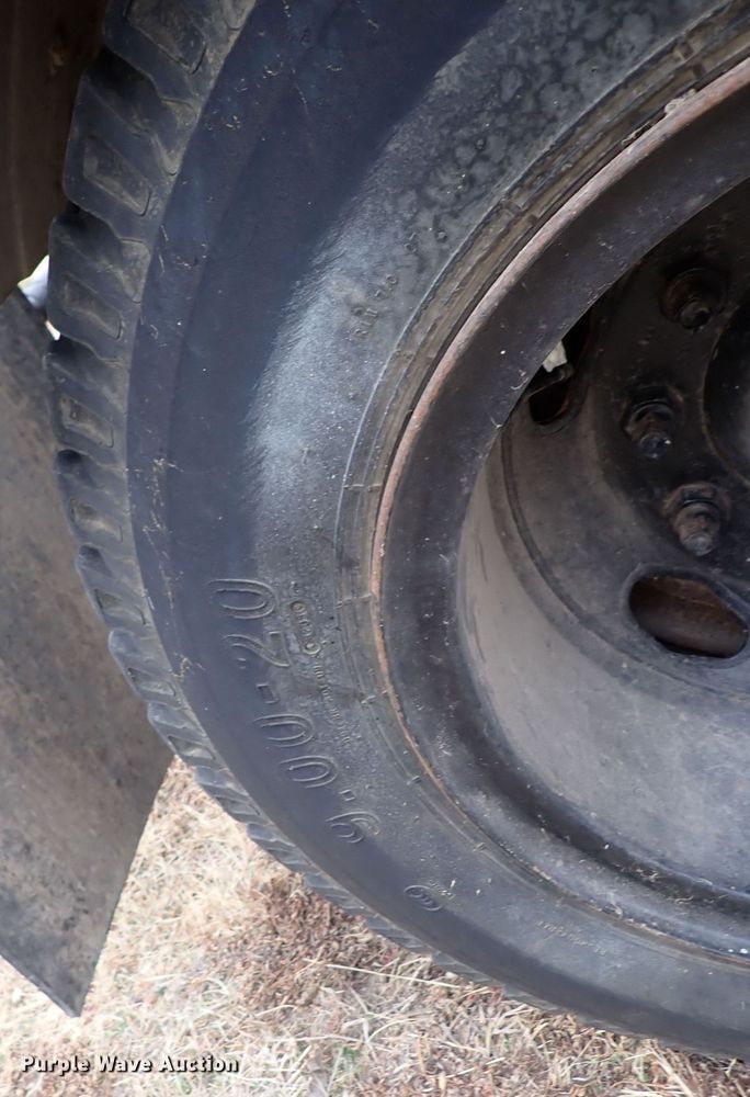 image for item DN2478 1981 International 1754  water truck