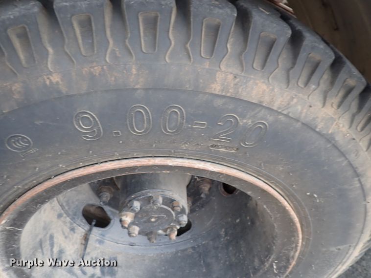 image for item DN2478 1981 International 1754  water truck