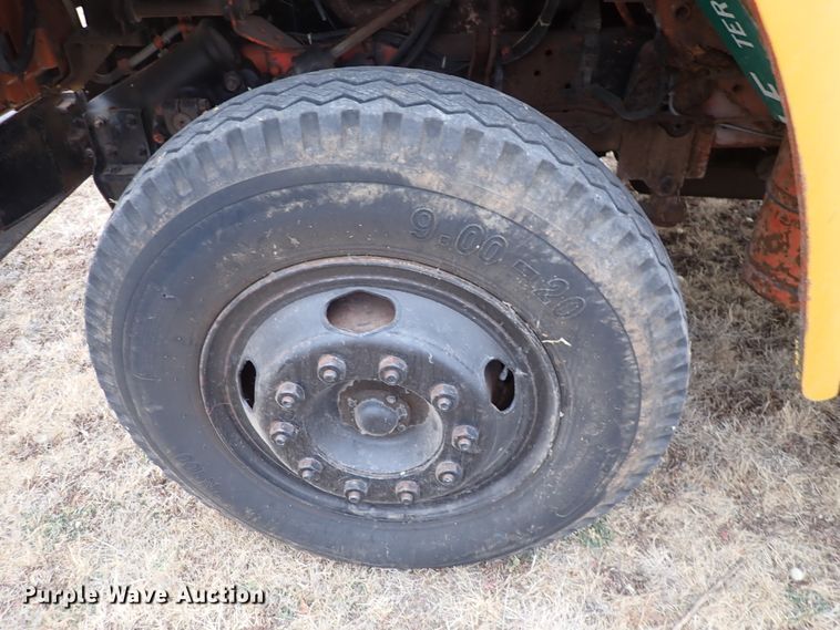 image for item DN2478 1981 International 1754  water truck