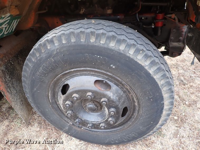 image for item DN2478 1981 International 1754  water truck