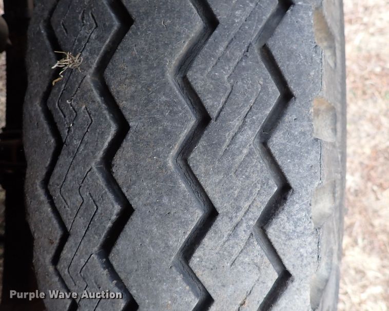 image for item DN2478 1981 International 1754  water truck