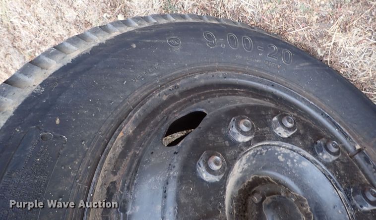 image for item DN2478 1981 International 1754  water truck