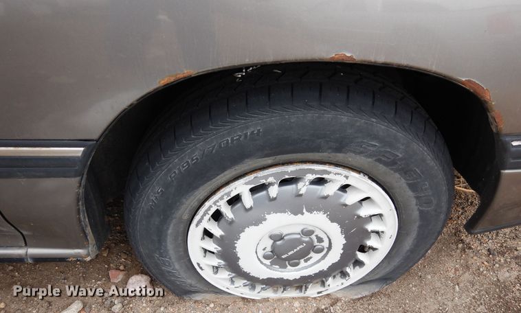 image for item DR1081 1990 Subaru Legacy