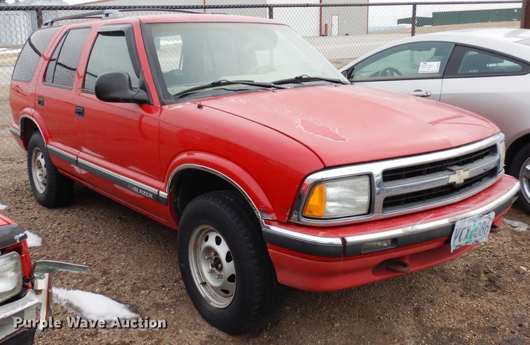 image for item DR1084 1996 Chevrolet Blazer  SUV