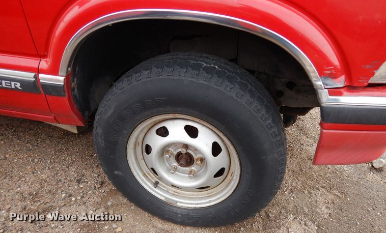 image for item DR1084 1996 Chevrolet Blazer  SUV