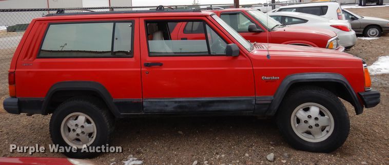 image for item DR1085 1996 Jeep Cherokee  SUV