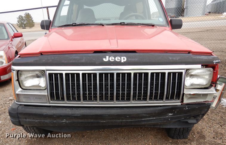 image for item DR1085 1996 Jeep Cherokee  SUV
