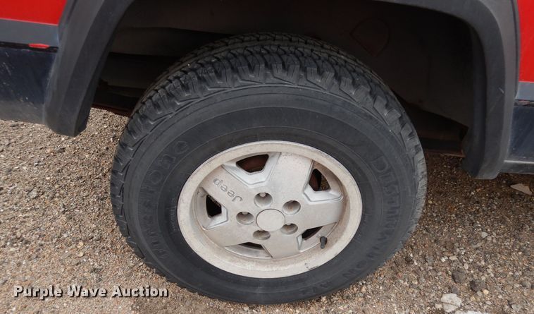 image for item DR1085 1996 Jeep Cherokee  SUV
