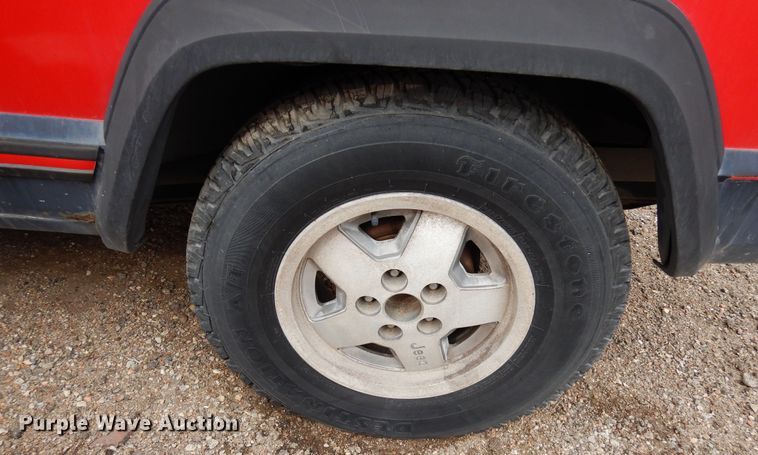 image for item DR1085 1996 Jeep Cherokee  SUV