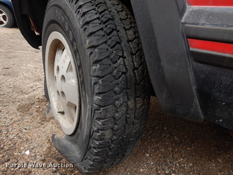 image for item DR1085 1996 Jeep Cherokee  SUV