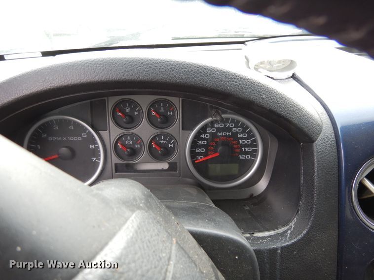 image for item DR1087 2004 Ford F150  SuperCrew pickup truck