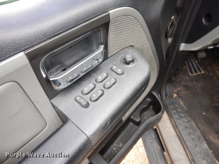 image for item DR1087 2004 Ford F150  SuperCrew pickup truck