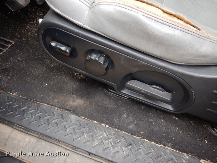 image for item DR1087 2004 Ford F150  SuperCrew pickup truck