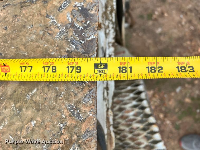 image for item ID9645 2002 International 4800  digger derrick truck