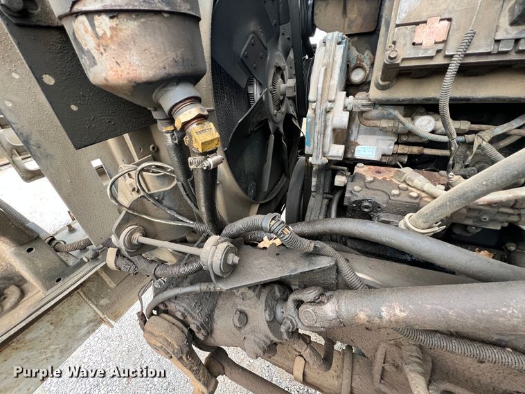 image for item ID9645 2002 International 4800  digger derrick truck