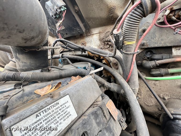 image for item ID9645 2002 International 4800  digger derrick truck