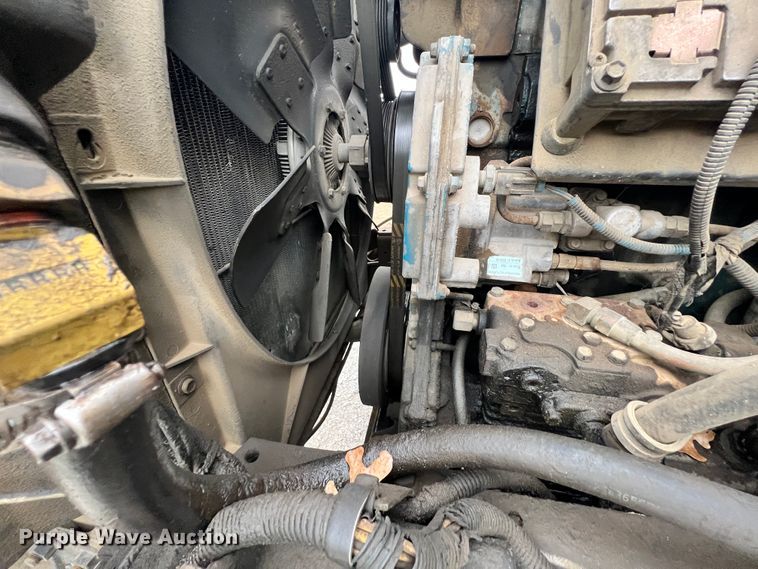 image for item ID9645 2002 International 4800  digger derrick truck